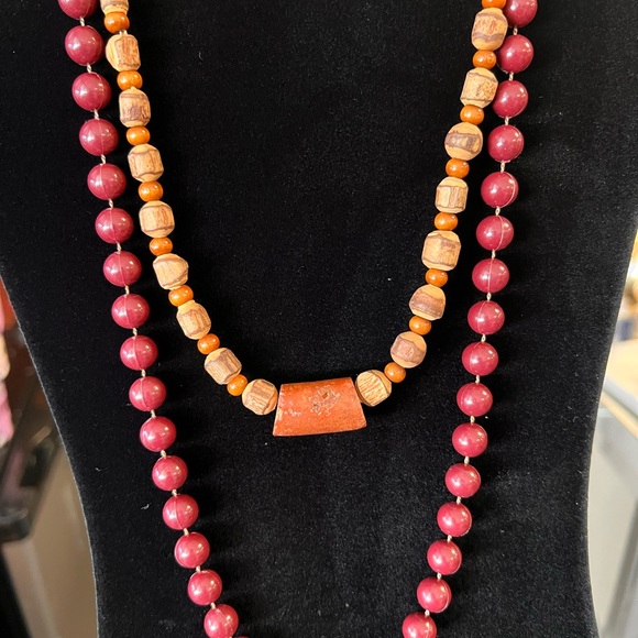 2 pc Elegant maroon and wooden Beaded Necklace - Picture 3 of 4